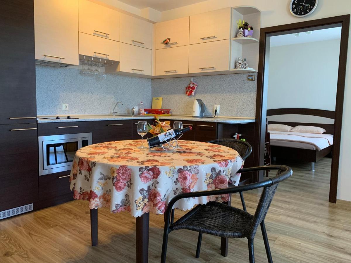 Аппартамент Pines Beach Resort เบียลา ภายนอก รูปภาพ