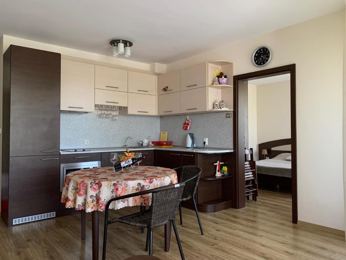 Аппартамент Pines Beach Resort เบียลา ภายนอก รูปภาพ